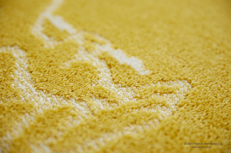 原っぱにたたずむウッドストックがデザインされたラグ Turf RUG - ターフラグ