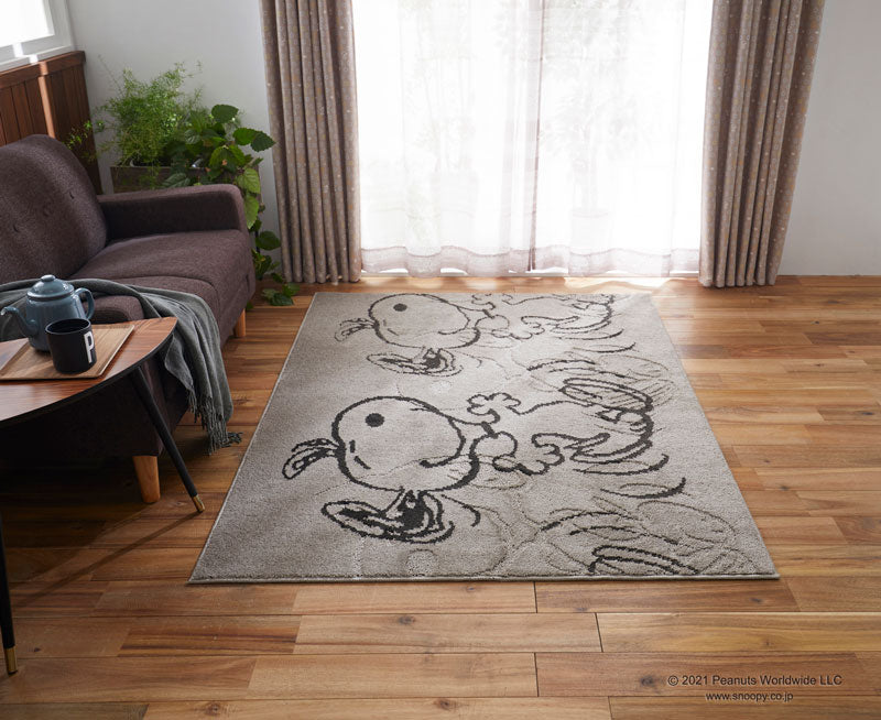 モダンアートのようなダンスを踊るスヌーピーがデザインされたラグ Suppertime RUG - サパータイムラグ