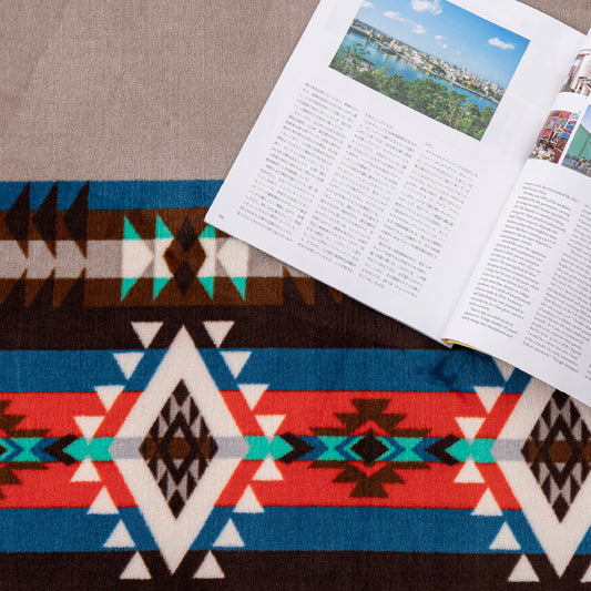 お家の中でもアウトドア気分!アウトドアファブリックの代名詞ペンドルトン柄ラグ