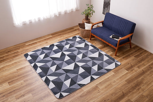 ホットカーペット対応北欧風のトライアングル柄洗えるデザインラグ ソノマ