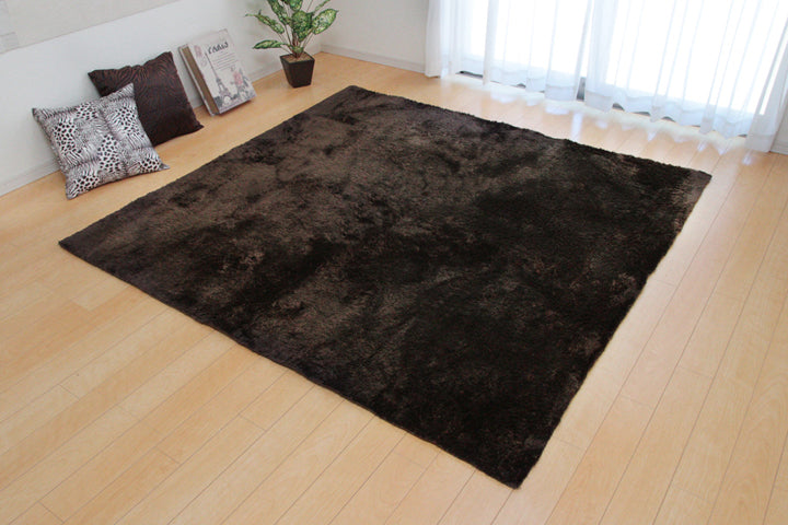 お部屋に合わせやすい高級感あふれるシャギーラグ ラルジュ