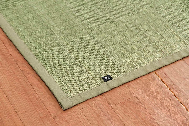 無色カラーで織りに特徴を出したシンプルで素材感のある純国産 い草 上敷き カーペット 格子柄