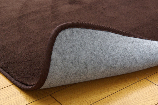 中抜き加工をした掘りごたつ専用のカーペット