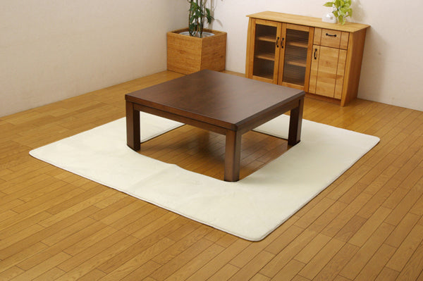 中抜き加工をした掘りごたつ専用のカーペット
