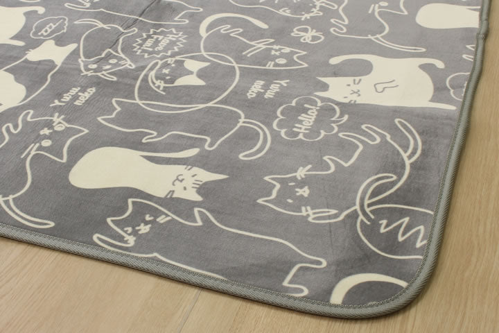もっちりとした肌触りが気持ちいいネコ柄ラグ ミーニャRUG
