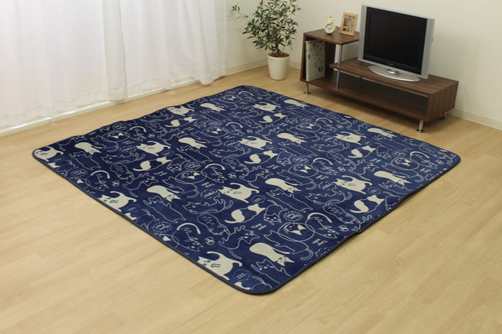 もっちりとした肌触りが気持ちいいネコ柄ラグ ミーニャRUG