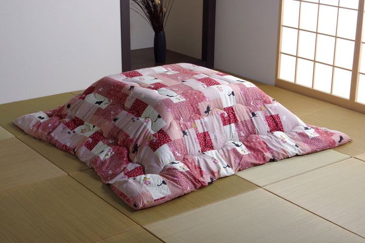クロネコと和柄のコラボ!こたつ掛け布団 はなね
