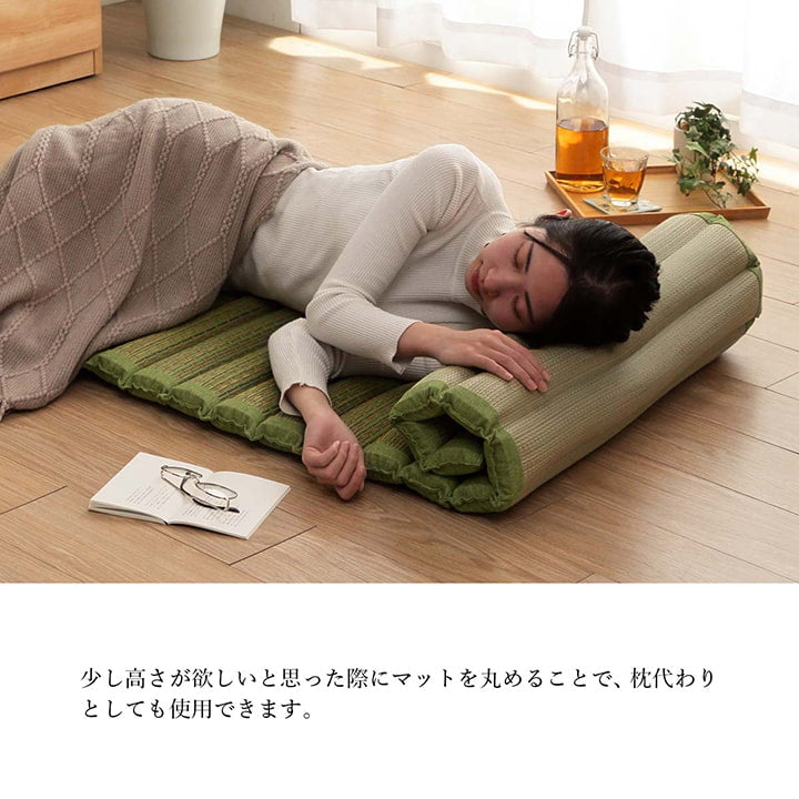 凹凸にすることで程よいクッション性があるい草ふんわりマット 約70×150cm