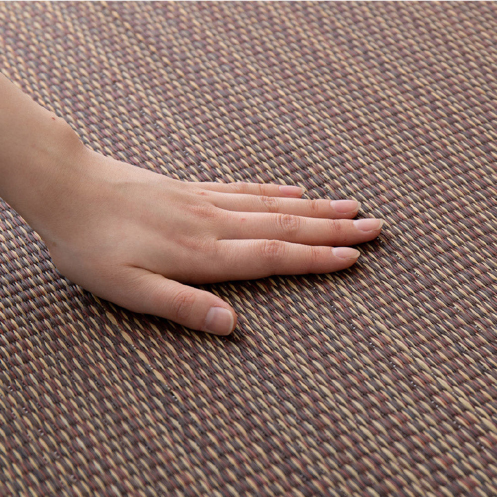 複数の染めい草を使用したシンプルでナチュラルなデザインのい草ラグ 南風