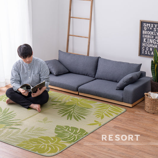 モンステラなどのリーフ柄が涼しげなリゾート気分のい草ラグ リゾート