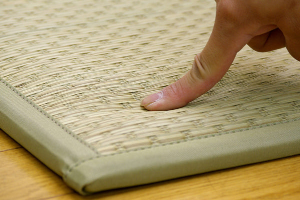 さっと置くだけでお部屋に和の空間を作る置き畳(ユニット畳)フレア