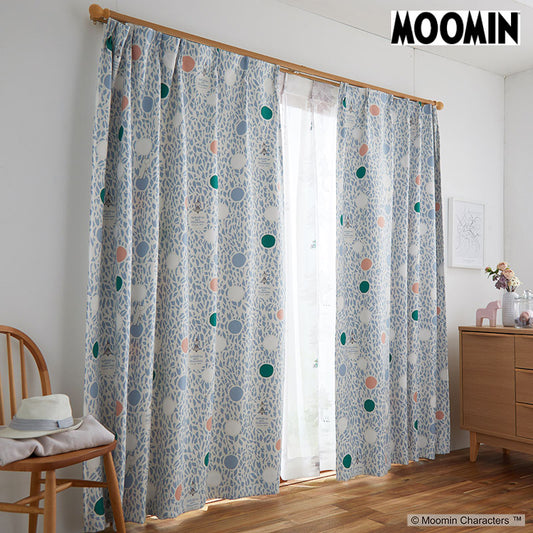 【MOOMIN ムーミン】ムーミンがママにミルクを届ける最中 2級遮光カーテン COLOR CIRCLE - カラーサークル ブルー 幅100×丈135~200cm(1枚入)