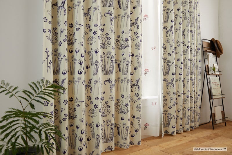 【MOOMIN ムーミン】ミムラねえさんとちびのミイが森の中でかくれんぼ 2級遮光カーテン HIDE AND SEEK - ハイアンドシーク アイボリー