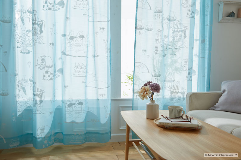 【MOOMIN ムーミン】結婚のお祝いで船に浮かぶエピックシーン EPIC - エピック ブルー 幅100×丈133~198cm(1枚入)