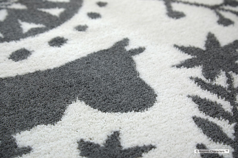 【MOOMIN ムーミン】北欧の伝統柄の中に森で暮らすムーミンたちを表現したラグ FOLK LINE RUG - フォークラインラグ アイボリー