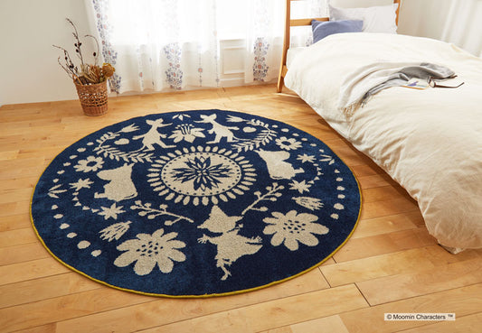【MOOMIN ムーミン】北欧の伝統柄の中に森で暮らすムーミンたちを表現した円形ラグ185X185cm M FOLK LINE RUG - M フォークライン円形ラグ ネイビー