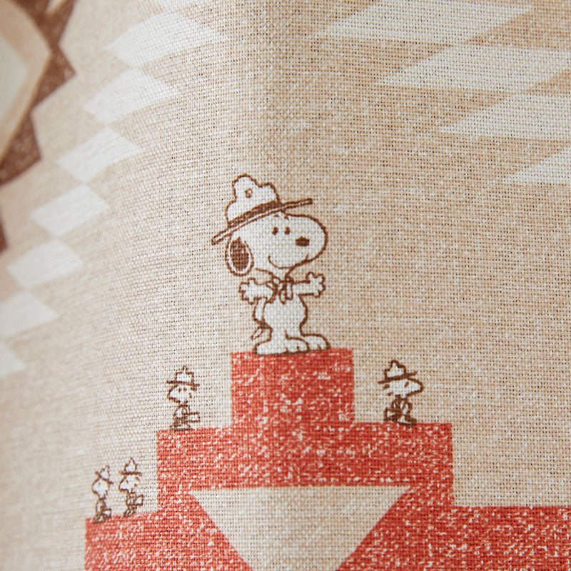 【SNOOPY スヌーピー】ビーグル・スカウトとスパイクのアウトドア風デザインの2級遮光カーテン Coast life - コーストライフ レッド