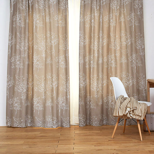 北欧カーテンシリーズ 木々の間をトリが飛んでいる様子を顔料プリントで表現した3級遮光カーテン TORI NO SANPO - トリノサンポ