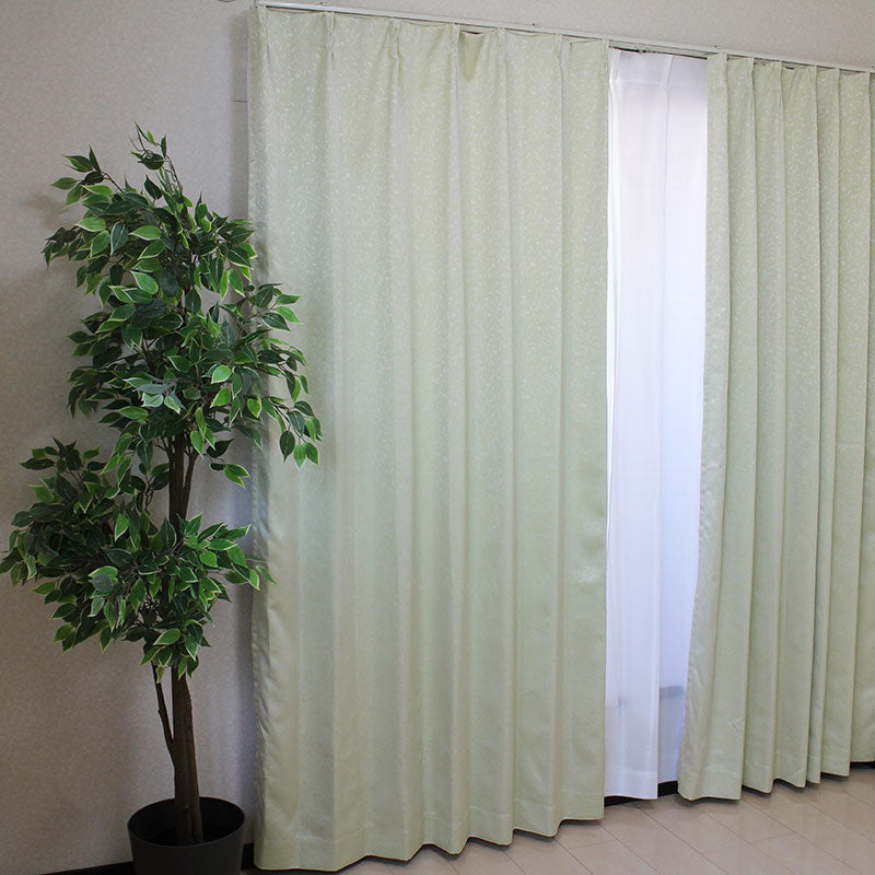 【裏地付き】小花を散りばめたデザイン保温性の高い裏地付き遮光カーテン 幅100~200×丈135~230cm Serena - セレナ グリーン
