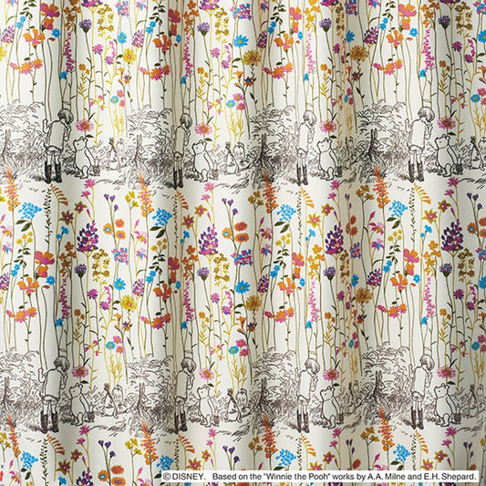【Disney ディズニー】カラフルな花々が咲き誇る華やかな雰囲気の2級遮光カーテン POOH Garden place - プー ガーデンプレイス ピンク