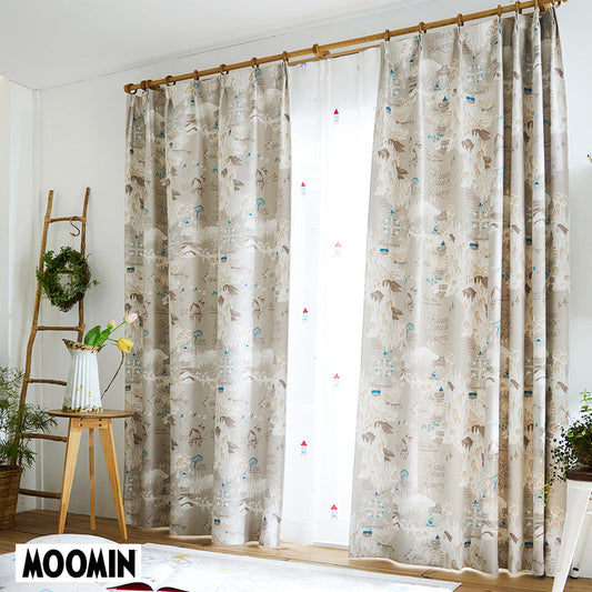 【MOOMIN ムーミン】ムーミン谷の地図 地図の中で個性溢れるキャラクターたちが楽しそうに暮らす情景が描かれた遮光カーテン グレー