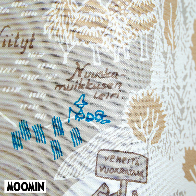 【MOOMIN ムーミン】ムーミン谷の地図 地図の中で個性溢れるキャラクターたちが楽しそうに暮らす情景が描かれた遮光カーテン グレー 幅100×丈135~200cm(1枚入)