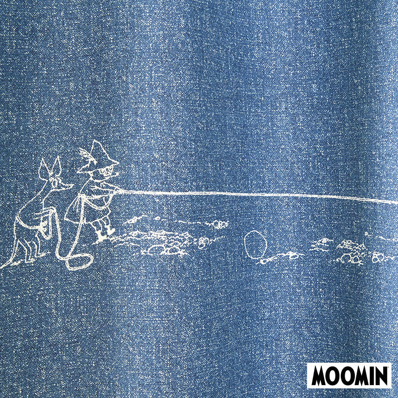 【MOOMIN ムーミン】DENIM BORDER デニムボーダー デニムライクな表情のベースに 小説「ムーミン谷の彗星」の挿絵をプリントした遮光カーテン ブルー