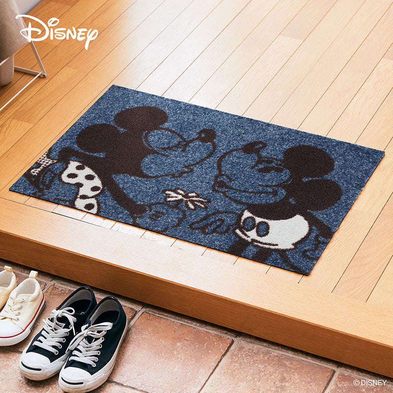 室内・屋外どちらでも使える機能性と丈夫さが魅力の洗える玄関マット 50×75cm wash+dry(ウォッシュ アンド ドライ) Mickey/ミッキー&ミニー