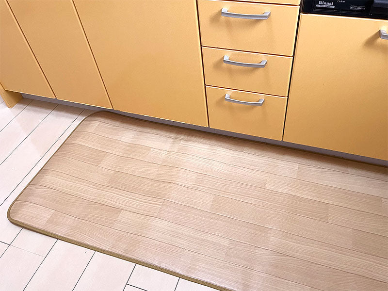 汚れても拭き取るだけでキレイ!はっ水・抗菌・防炎機能付きキッチンマット幅80cmタイプ<Guild - ギルド>