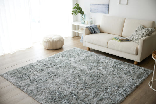 サラサラと肌触りのいいシャギータイプの丈夫なナイロン素材洗える日本製ラグ トビー