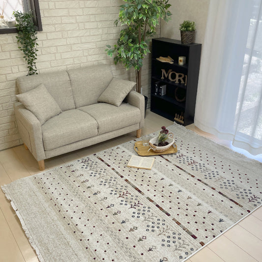 大地の恵みを感じさせてくれる木や花のモチーフがいきいきと愛らしい鮮やかな色合いが印象的なギャベデザインウィルトンラグ　カレル 【アイボリー】