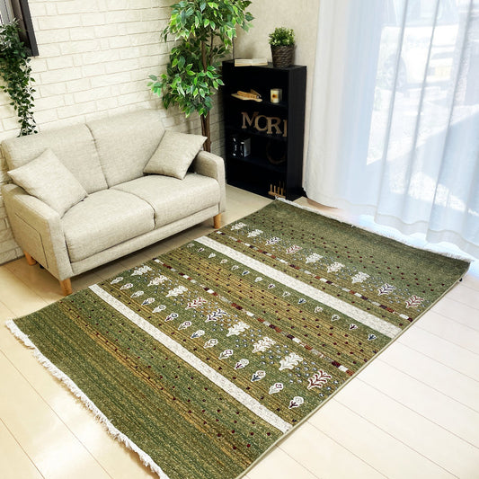 大地の恵みを感じさせてくれる木や花のモチーフがいきいきと愛らしい鮮やかな色合いが印象的なギャベデザインウィルトンラグ　カレル【グリーン】