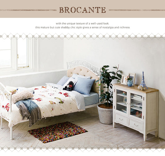 優しい雰囲気と高級感を感じられるアンティーク調 キャビネット（ホワイト）(約)幅80×奥行35×高さ85cm