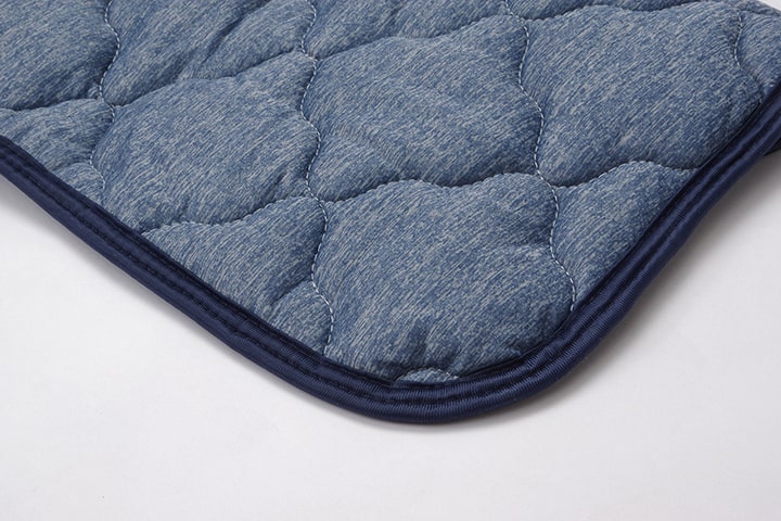 ひんやり接触冷感生地を使用した 枕パッド 約47×58cm