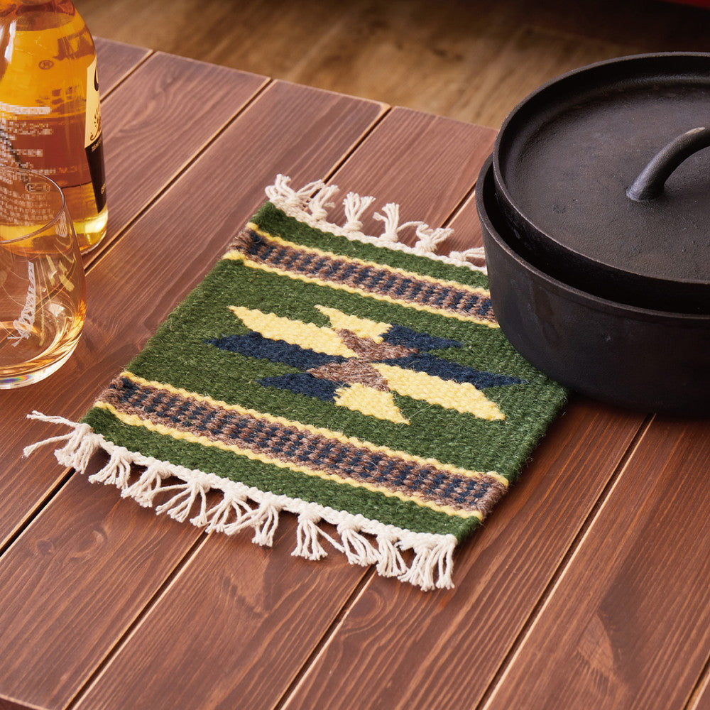 ハンドメイドのキリムマット 手織りウールのキリム 鍋敷き