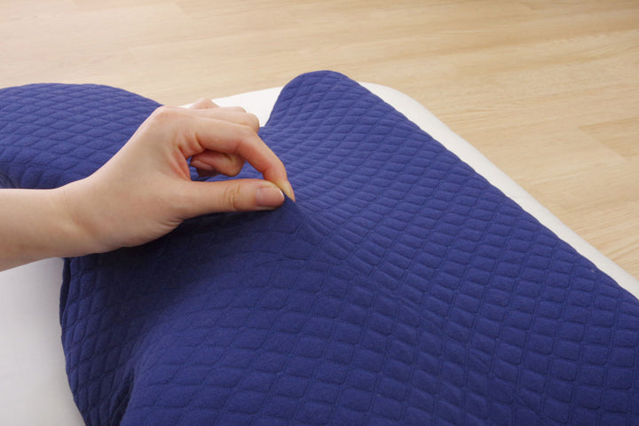 いびきなどの睡眠時の悩みを解消するいびき軽減低反発枕 約64×35cm