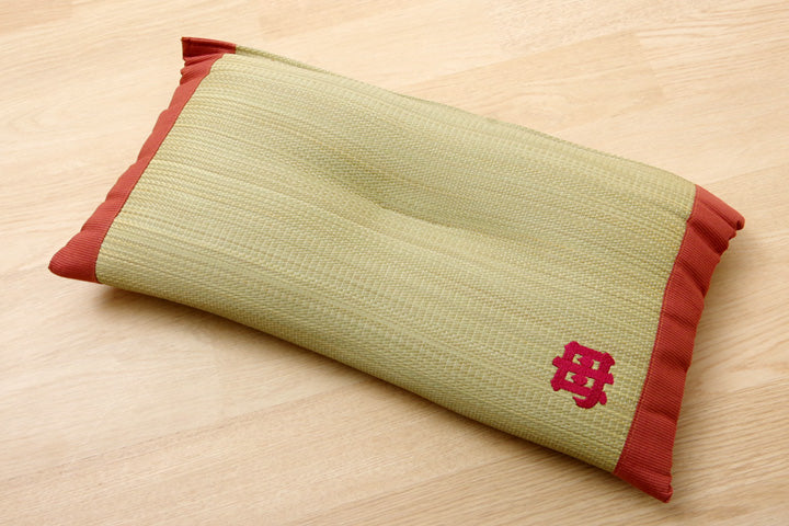 国産い草枕『おふくろの枕 くぼみ平枕』 約50×30cm 中材:低反発ウレタンチップ