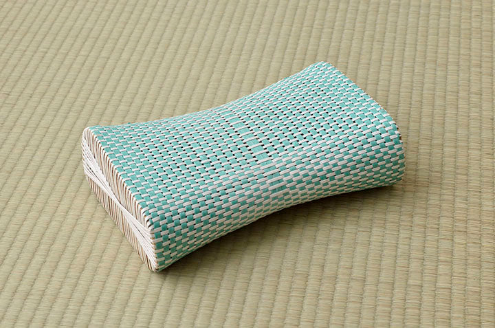 適度な硬さで、ひんやりした肌感触のPPまくら 約30×20cm