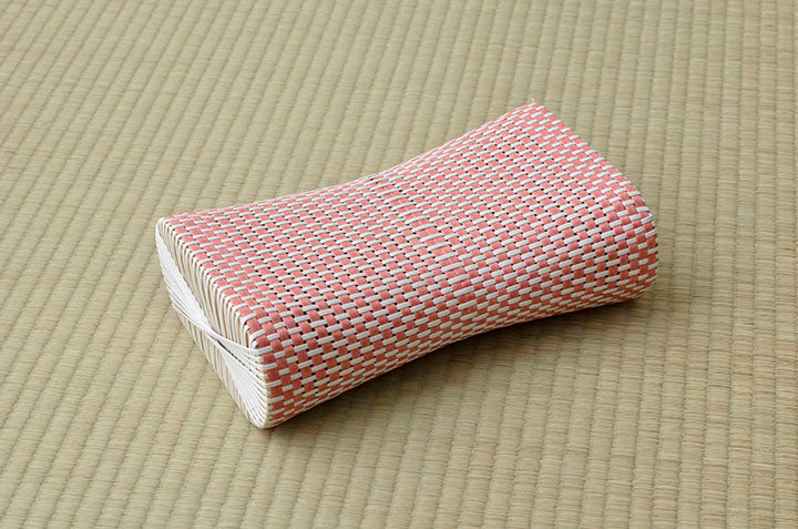 適度な硬さで、ひんやりした肌感触のPPまくら 約30×20cm