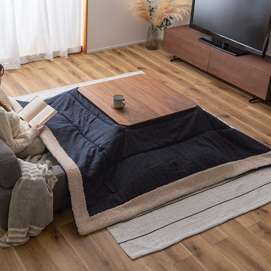 ネイビーのデニム風生地にオレンジのチェック柄が入ったシンプルなデザイン こたつ掛け布団 コタツ布団 正方形 190×190cm