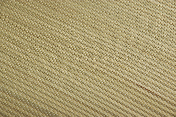 柔らかく体にフィットしやすい無染土い草を使用したネゴザ（四隅バンド付き）