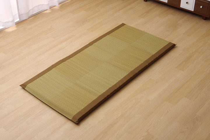 い草を使用したシンプルな格子柄のごろ寝フリーマッ『ノア 私の場所マット』約70×150cm (中材:固わた40mm)