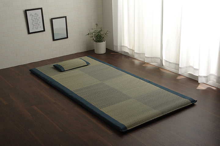 い草を使用したシンプルな格子柄のフリーマット枕付き （マット 約90×200cm）