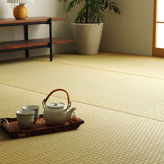 織りで市松柄を表現したシンプルない草上敷きカーペット