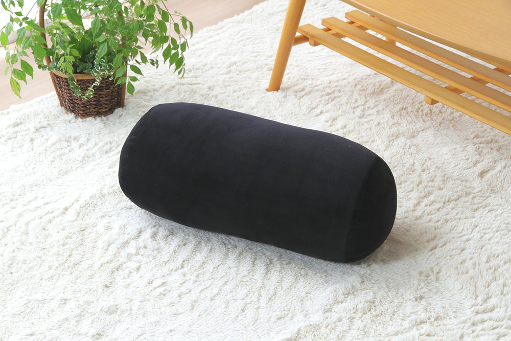 ふんわりとろける肌触でのもちもち！円型の形がかわいらしいクッション 直径20×40cm