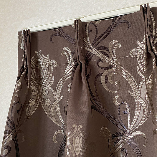 エレガントなツタの紋章柄をデザインした非遮光カーテン Rune - ルネ ブラウン