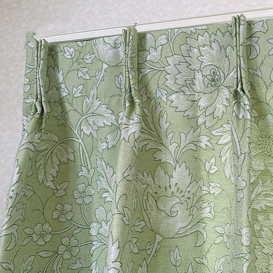エレガントな花柄をデザインした非遮光カーテン Evjen - エヴィエン グリーン