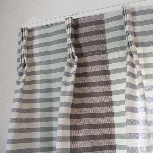 ボーダー柄がかわいい非遮光カーテン Roar - ロアール