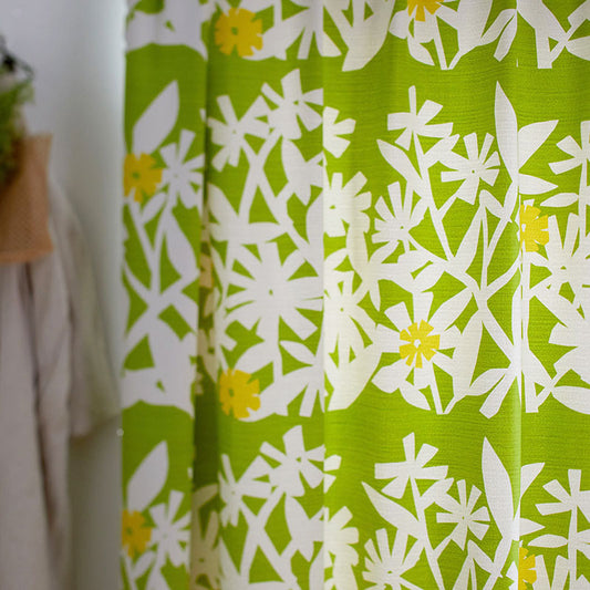 北欧カーテンシリーズ はっきりとした色と切り絵の形がマッチした北欧デザインの3級遮光カーテン KUCHINASHI - クチナシ イエローグリーン