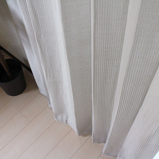 ストライプ柄がスタイリッシュな遮光カーテン  Stud - スタッド ベージュ（1枚入り）